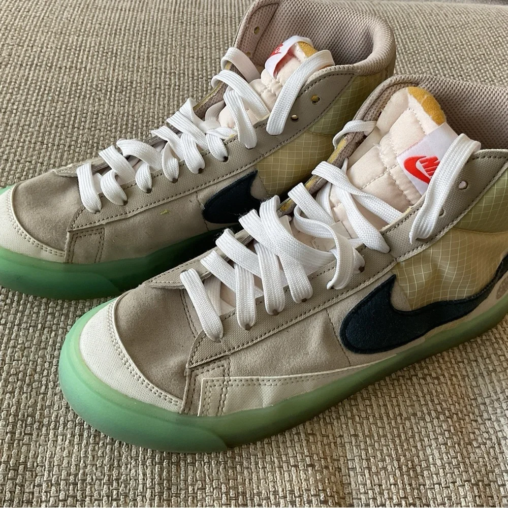 Nike Kids Sneakers in Tan and Green 7Y